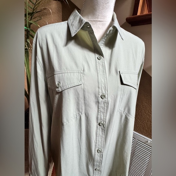Eddie Bauer Women's Olive Button Down Shirt - Picture 4 of 15
